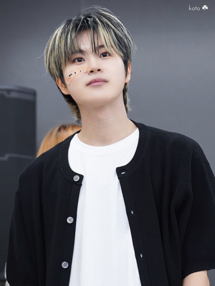 digdigluke's tweet photo. 🎉𝙃𝘼𝙋𝙋𝙔 𝙈𝙄𝙉𝙎𝙀𝙊𝙆 𝘿𝘼𝙔🎂
매끈한 피부가 아기처럼 사랑스러운 민석, 생일 축하해🎂 춤으로 보여주는 얼굴과는 전혀 다른 매력이 정말 멋져요✨ 태어나줘서 고마워! Dignity로서 만나줘서 고마워. 앞으로도 응원할게!  오늘은 즐거운 하루 보내🎵

 #디그니티  #민석
@DIGNITY_members https://t.co/558AnCDHQx