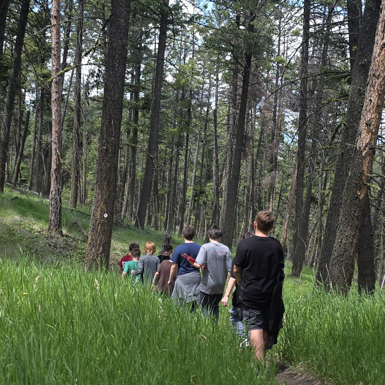 EvergreenSD50's tweet photo. Lone Pine Hike and Scavenger Hunt Field Trip. https://t.co/uaTH8kSDoF