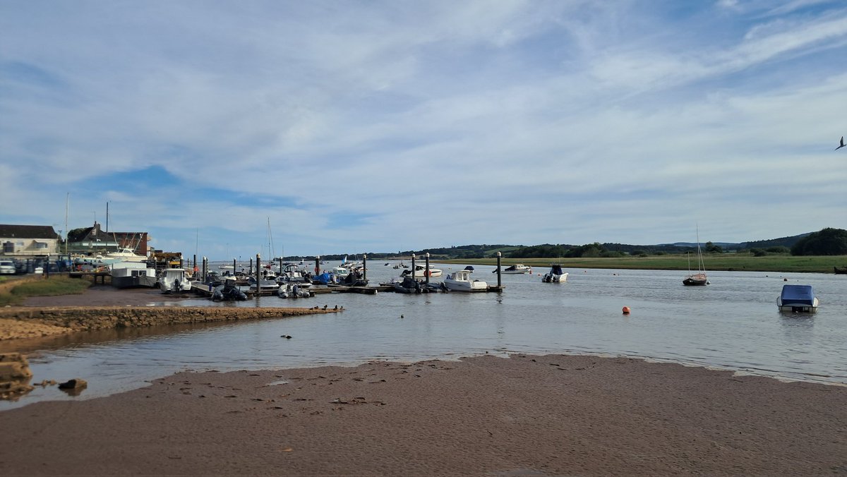CB_cycles's tweet photo. Late getting out yesterday so went for my favourite Exmouth loop with a ride to Topsham first #cycling #weekendride #Saturday #afternoonride https://t.co/HuOuZGpQJQ