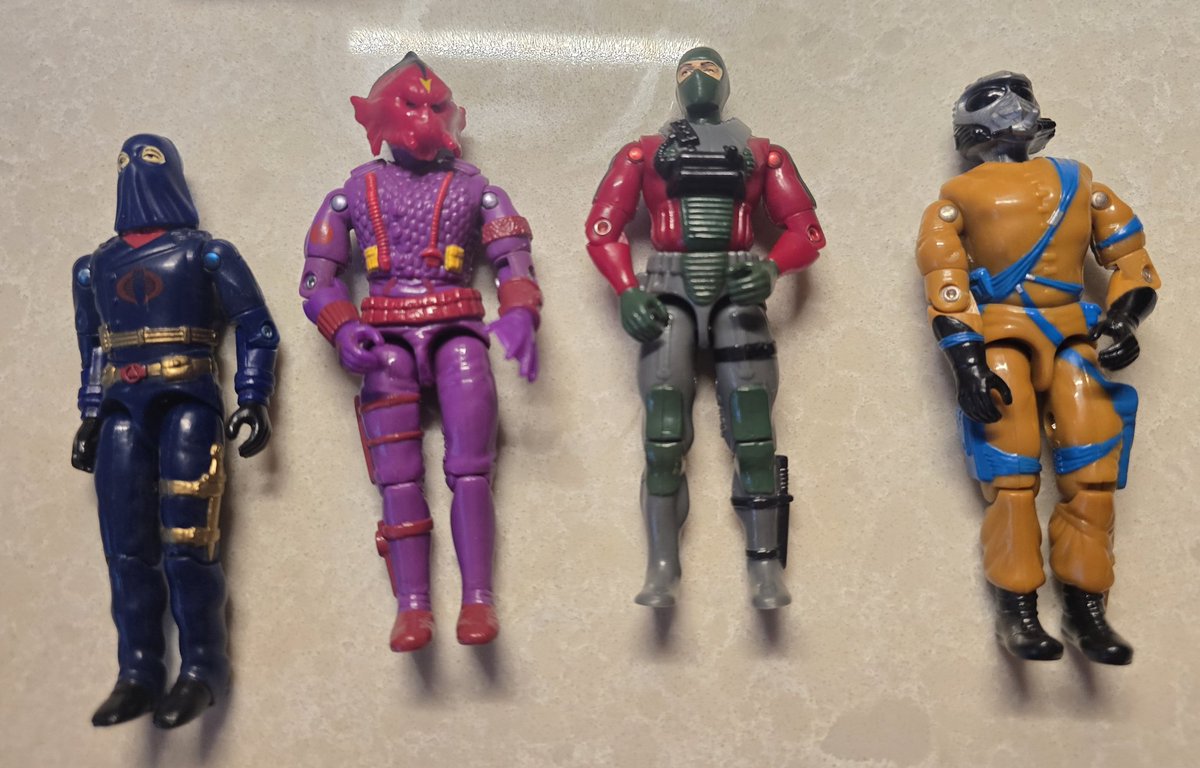JoeAddict4's tweet photo. ARAH pickups from the show, all complete but accessories not shown in the picture. 

The was the best Hooded CC I have seen so I had to grab him, most have the paint worn pretty severely l. https://t.co/1BkbMKXmML