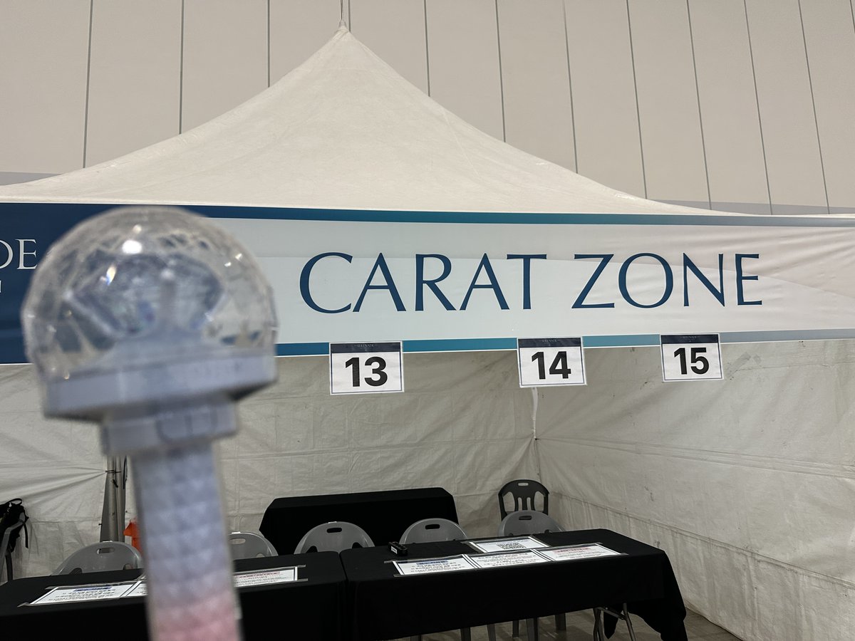 pledis17_STAFF's tweet photo. [NOTICE] 5월의 신부님들께 안내드립니다🤍 DAY2 #CARAT_ZONE 💎

<캐럿존 운영시간 Operating Hours>
5/31 (일) 11:00 AM ~ 04:00 PM (KST)

<캐럿존 운영장소 Location>
엑스코 동관 4홀 (EXCO East Wing Hall 4)

[필수 지참물]
1. 공연 당일 날짜에 해당하는 공연 입장 팔찌
* 공연 입장 팔찌의 경우 본인 확인 부스에서 수령 가능합니다 *
2. 본인 확인이 가능한 실물 신분증
3. CARAT GLOBAL MEMBERSHIP QR 코드
- CARAT GLOBAL MEMBERSHIP QR 코드는 꼭 최신 버전의 위버스 APP을 통해 확인 부탁드립니다.

[Required Items]
1. Entry wristband for the same day as the concert
* You can pick up your entry wristband at the identity verification booth *
2. Physical ID card
3. CARAT GLOBAL MEMBERSHIP QR Code
- Be sure to access the CARAT GLOBAL MEMBERSHIP QR code using the latest version of the Weverse app.

**자세한 내용은 꼭 위버스 공지에서 확인 부탁드립니다.
**Please make sure to check the detailed information in the Weverse notice.
**詳しい内容は、必ずWeverseのお知らせをご確認くだ