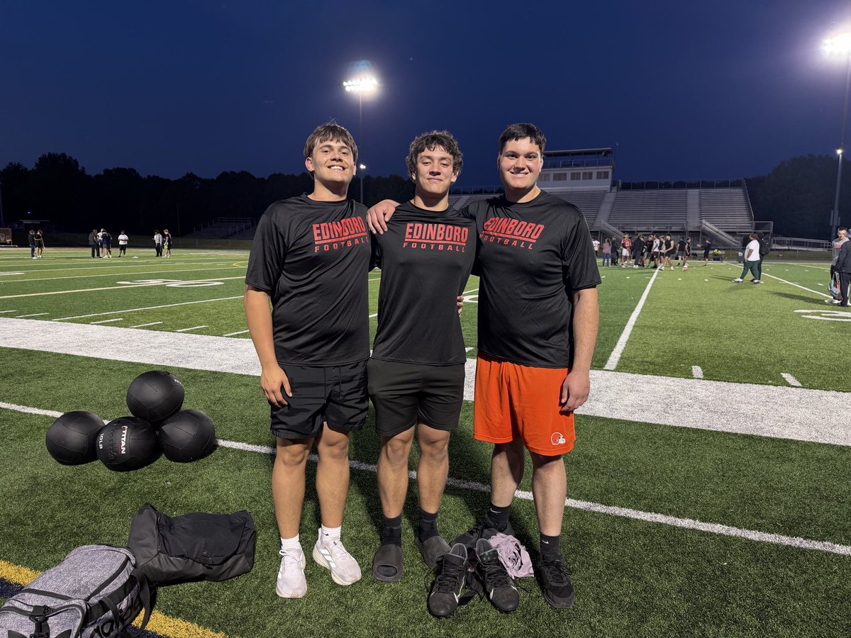 MeyerEvan58's tweet photo. Thanks to all the coaches at Pen West Edinboro for hosting me and my teammates at camp. The energy during 1 on 1s were great I had a great time! @CoachT_Ham @ENRangerfootbal https://t.co/jbR8DPQk4X