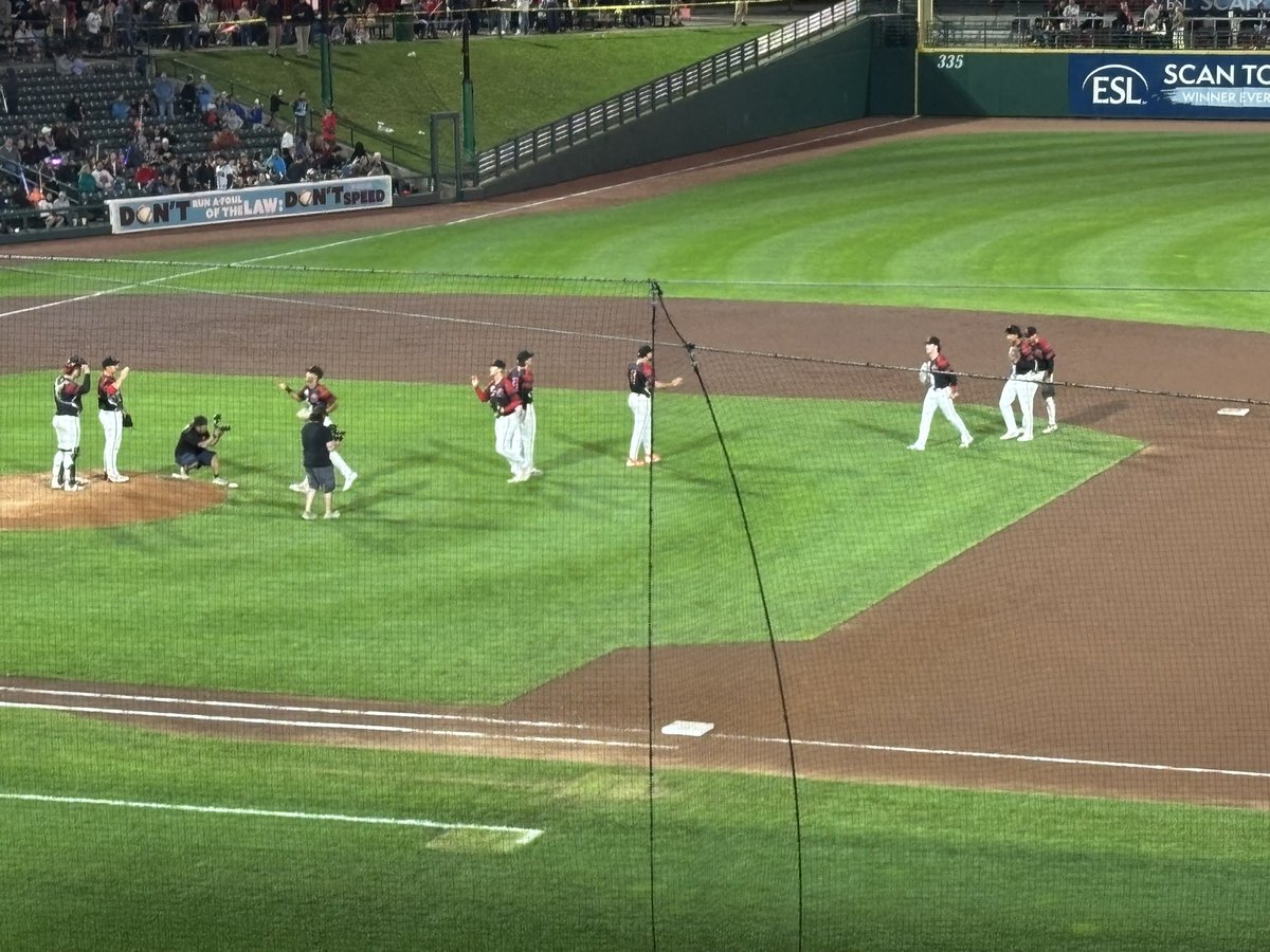 Ben_Vahey's tweet photo. Good win for @RocRedWings on a beautiful Saturday night beating the @SyracuseMets 5-3. It was a gorgeous night for baseball and I’m sure Rochester will be ready to #ROCTheSummer at ESL Ballpark! https://t.co/6mEpIRV7zC