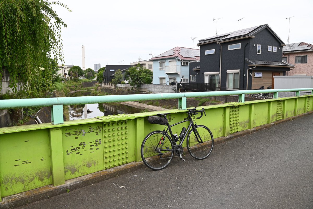 banetsu180's tweet photo. 柳瀬川 よもぎ橋から https://t.co/NdRzPEO7hQ
