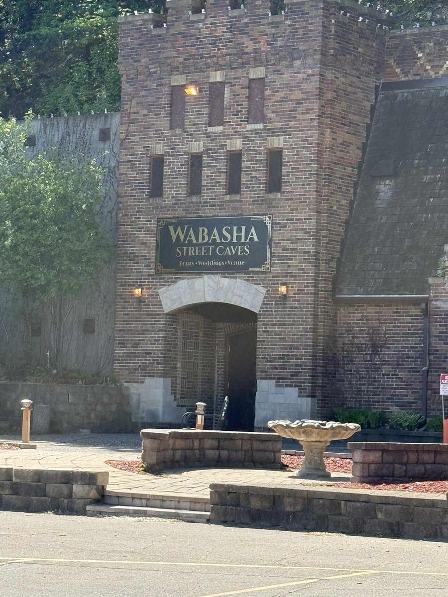 Reparanormal's tweet photo. If you ever get a chance , check out our the Wabasha caves in Minnesota . 
#wabashacaves #minnesota https://t.co/ZjWXm22i26