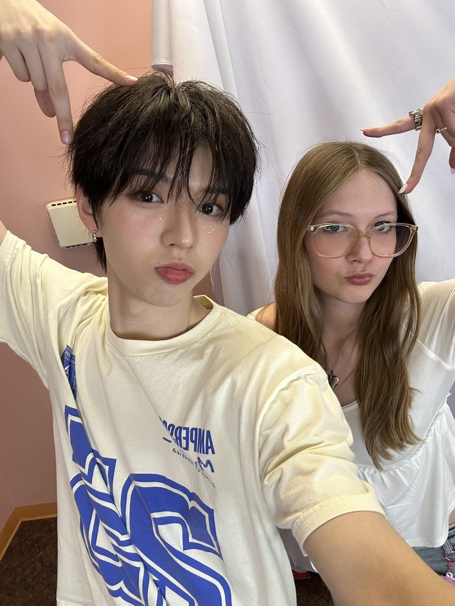 &𝐞𝐦 ⋆˚꩜。 tweet media