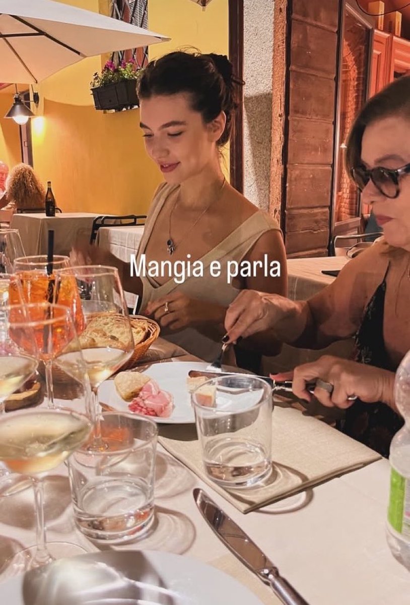 larissa tweet media