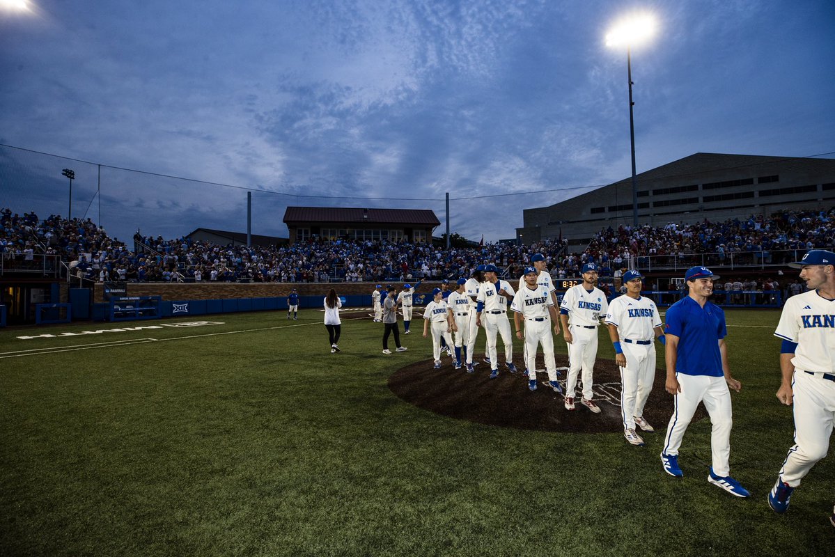 KUBaseball's tweet photo. It’s just better at home. 

#RockChalk https://t.co/GMeoV5O60L