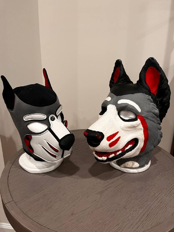 kainenlemmin's tweet photo. I’m selling my old SnapJaw! 

Will include a Mr. S pup hood of the same design, up to you if you want to repaint the whole thing or keep it as is. I’m looking for around 400 plus shipping, also open to swapping gear. https://t.co/ql6NgIVq6Y