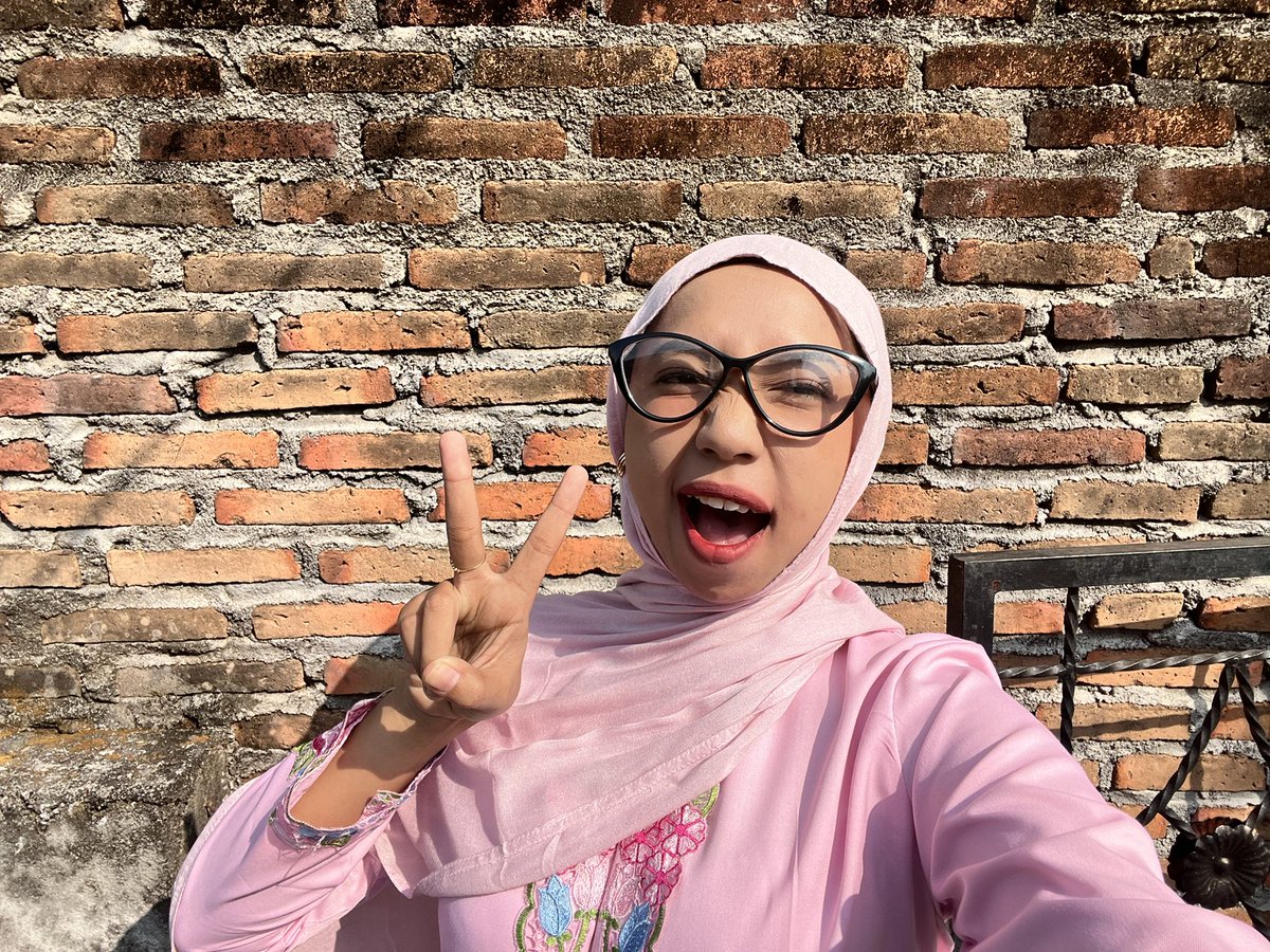 rtnasss's tweet photo. Gak bisa anggung. Petakilan adalah kunci 🤙🏻 https://t.co/zvV0rsdbqJ