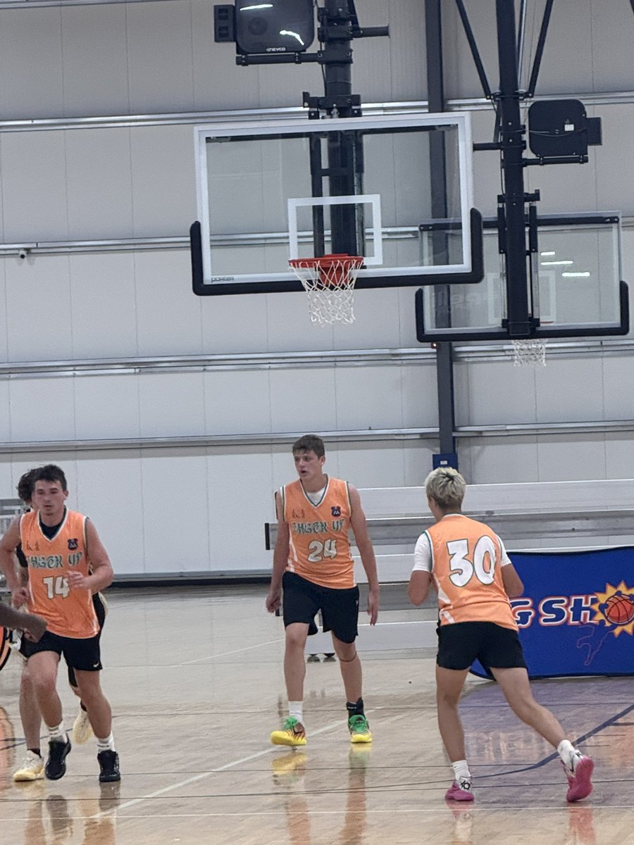 BigShotsGameMVP's tweet photo. #BigShots #VBJam 

#24 Evan Looney (Check Up Select 14U) is a problem. Scores with ease and just had back-to-back blocks protecting the rim. Making plays on both ends https://t.co/O7J8FICDKj