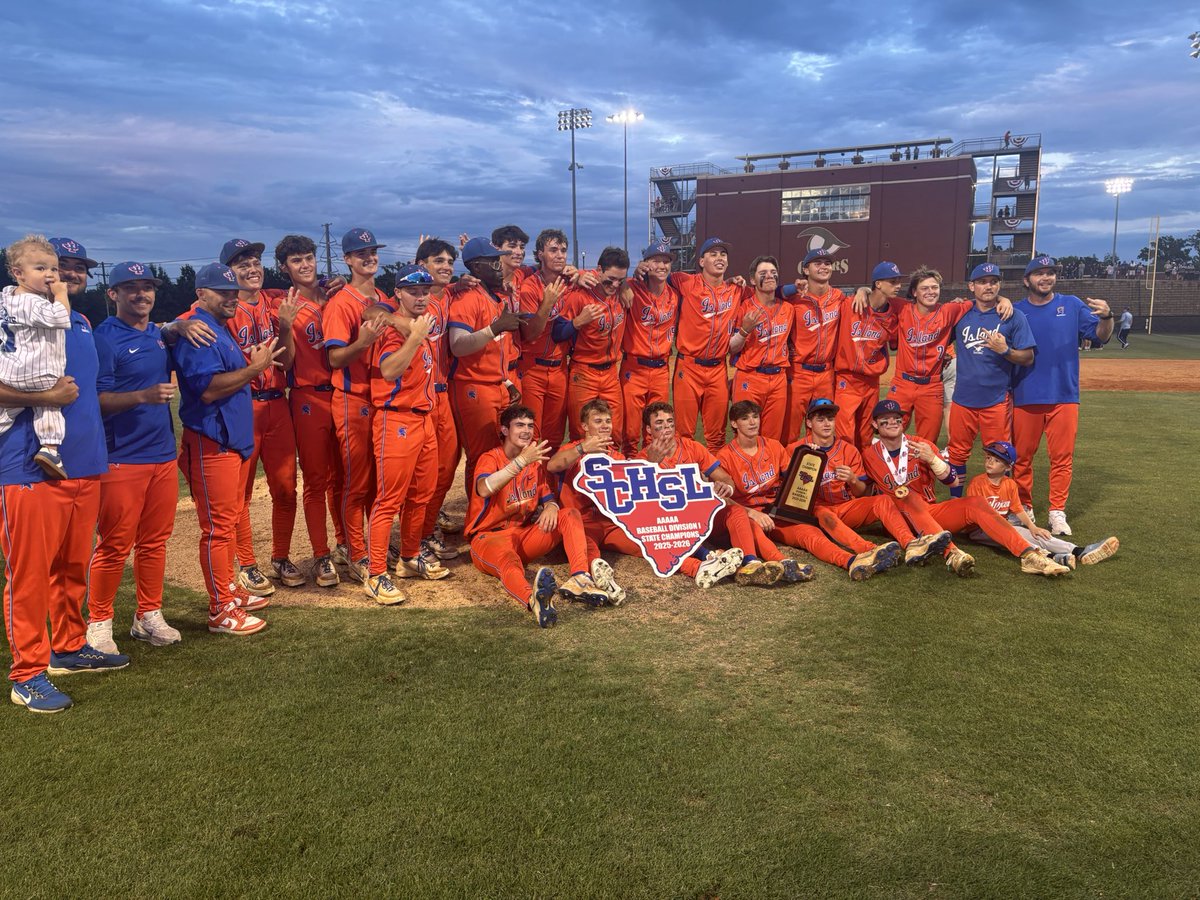KevinLive5's tweet photo. James Island makes it 3 in a row beating Dorman 5-0 for the 5A-1 state championship https://t.co/etj1DH66ve