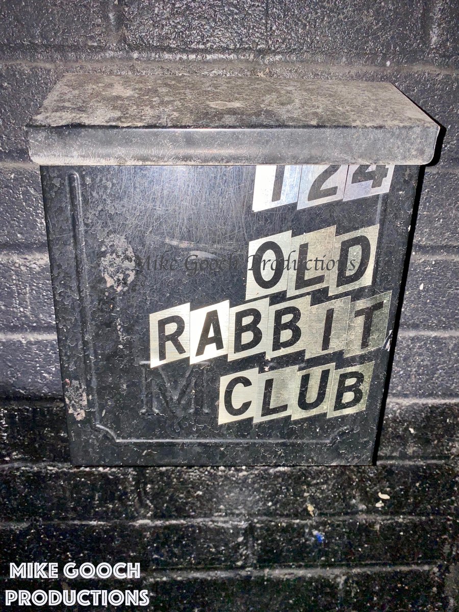 MikeGooch_Pics's tweet photo. Old Rabbit Club by #MikeGoochProductions 

#photography #photo #nycphotographer #FollowThisPhotoGuy #PhotographyIsArt #photographer #streetphotography #streetphotographer #red #photoshoot #NYC #bar #oldrabbitclub #mailbox https://t.co/aNJlPjrS1U