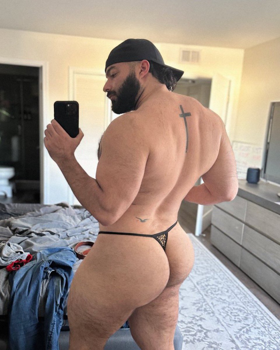musclbottoms's tweet photo. We like the 🍑🍑🍑🍑 THICC and THONGED  @hagopxg #thicc #thonged #buns #bottom #musclebottom https://t.co/K2r04yExrW