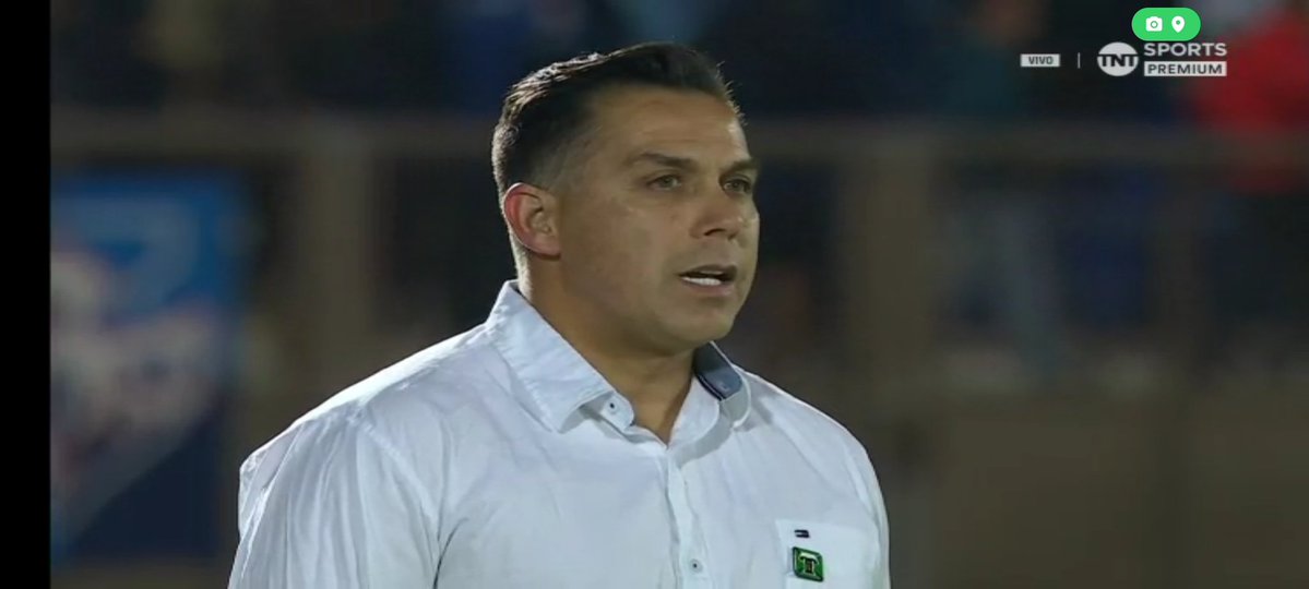 pintoperiodista's tweet photo. Se cayó San Marcos en casa. Eso va a golpear fuerte en un equipo que venía invicto. 25 puntos tienen. Temuco suma tres triunfos seguidos, 23 puntos, cerrará la primera rueda y abrirá la segunda como local contra Curicó y Cobreloa. Allí puede atacar la punta. Ojo con ese repunte. https://t.co/7dVqNP27qW