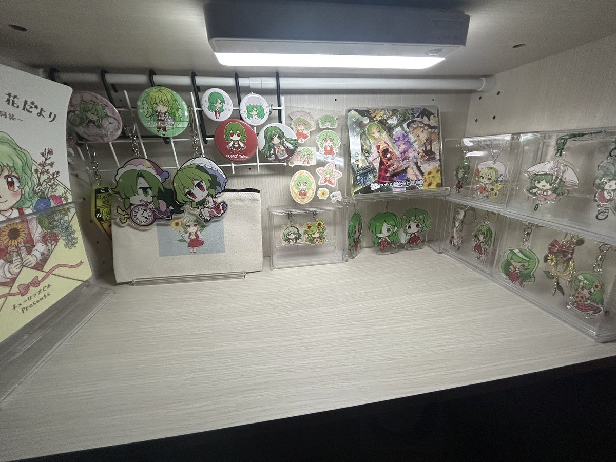 F_master2005's tweet photo. 祭壇の増設をしました！！！！！
数え切れない程のサークル様の作品を飾らせていただきました✨ https://t.co/csNe7CstTq