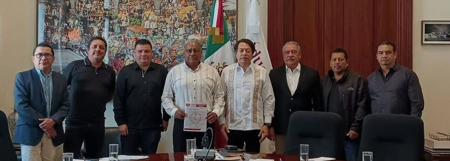 MarxArriaga's tweet photo. ¡Ahí está su Ley del ISSSTE 2007!
¡Felicidades #Michoacán! Son el estado con las peores dirigencias sindicales del país.
Tantas esperanzas que se tenían en ustedes y el #PDECEM, pero veo que prefieren tirar a la basura todas sus luchas por unas cuantas migajas. https://t.co/6uj8AEkAMe