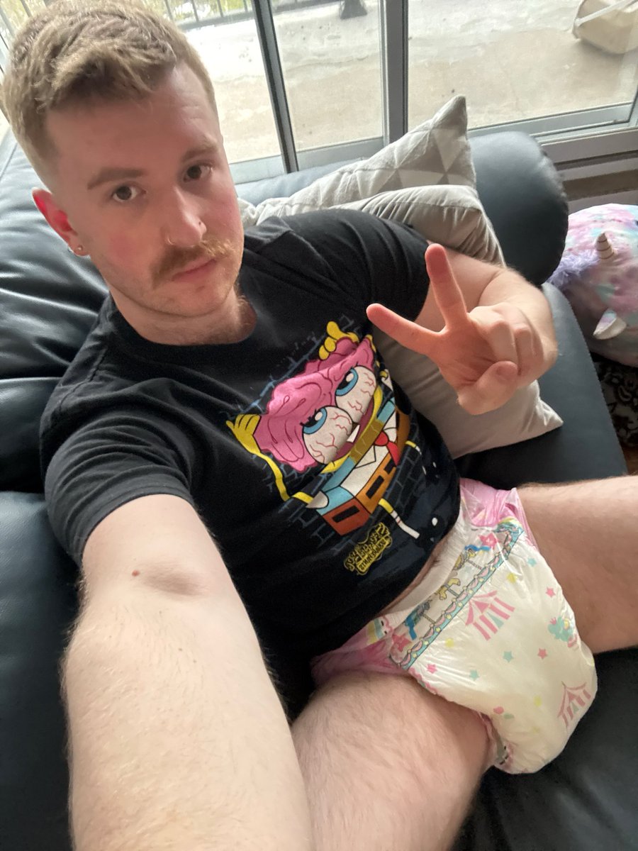 probsindiapers's tweet photo. Someone bully me in DMs please 🥴 https://t.co/5WzTTDENRq
