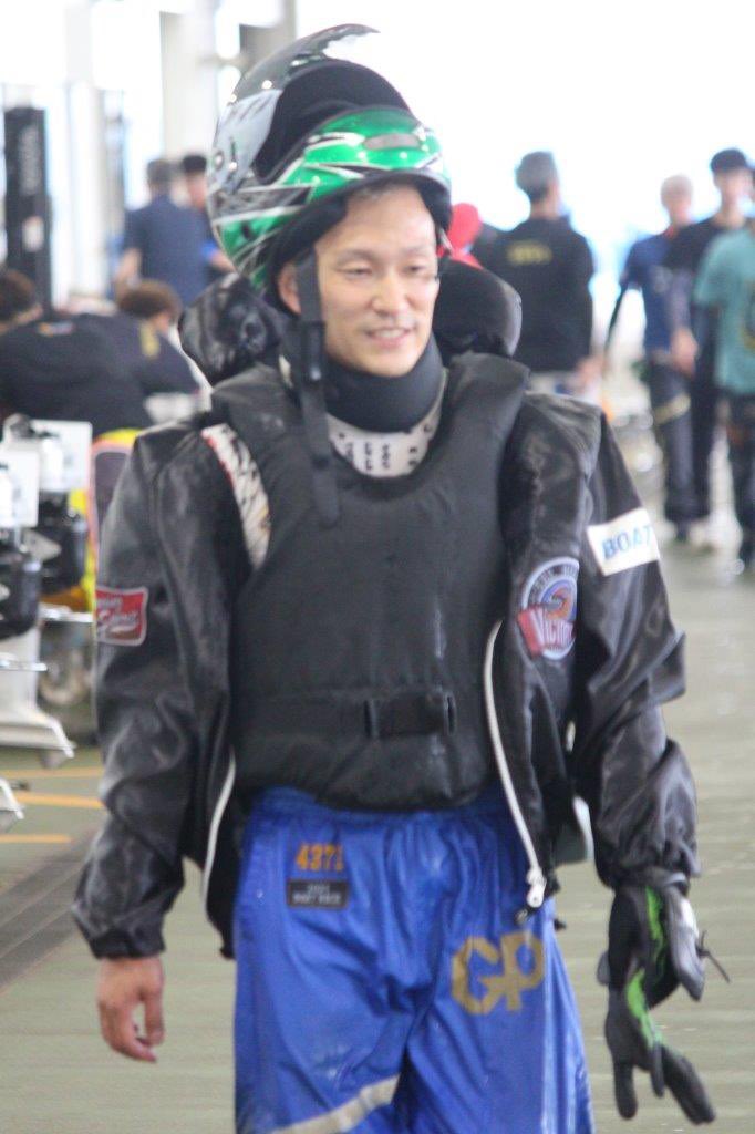 tospo_boatrace's tweet photo. 西山貴浩選手✨
今節ラストの最終日１Ｒを４着で終了。
「お世話になりました！アタマ（１着）なしです」
【本日最終日=優勝戦】
浜名湖ボート🚤ＳＧ第53回ボートレースオールスター⭐️ https://t.co/8njZATWOk8