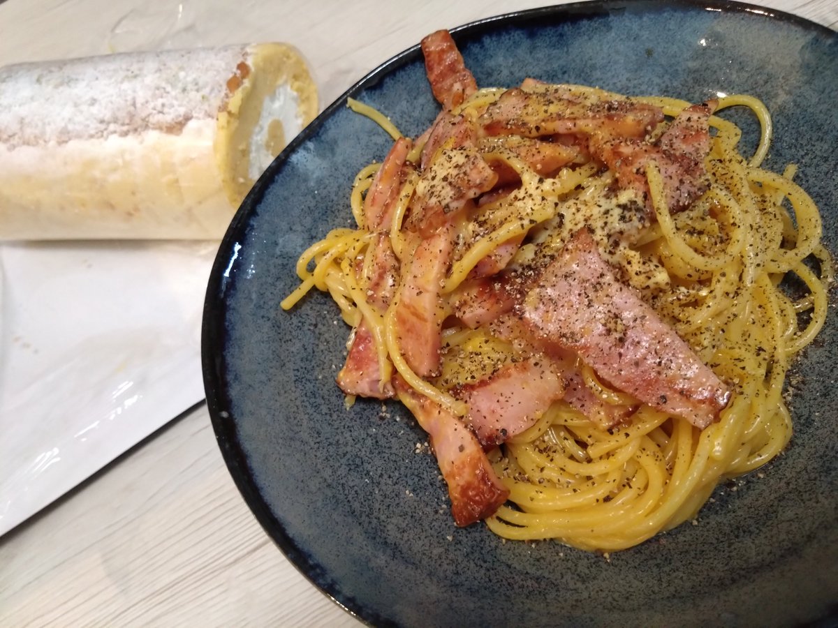 mccreenSW's tweet photo. ひるごはん  ロールケーキ ぱすた https://t.co/0OGfeIc0LT