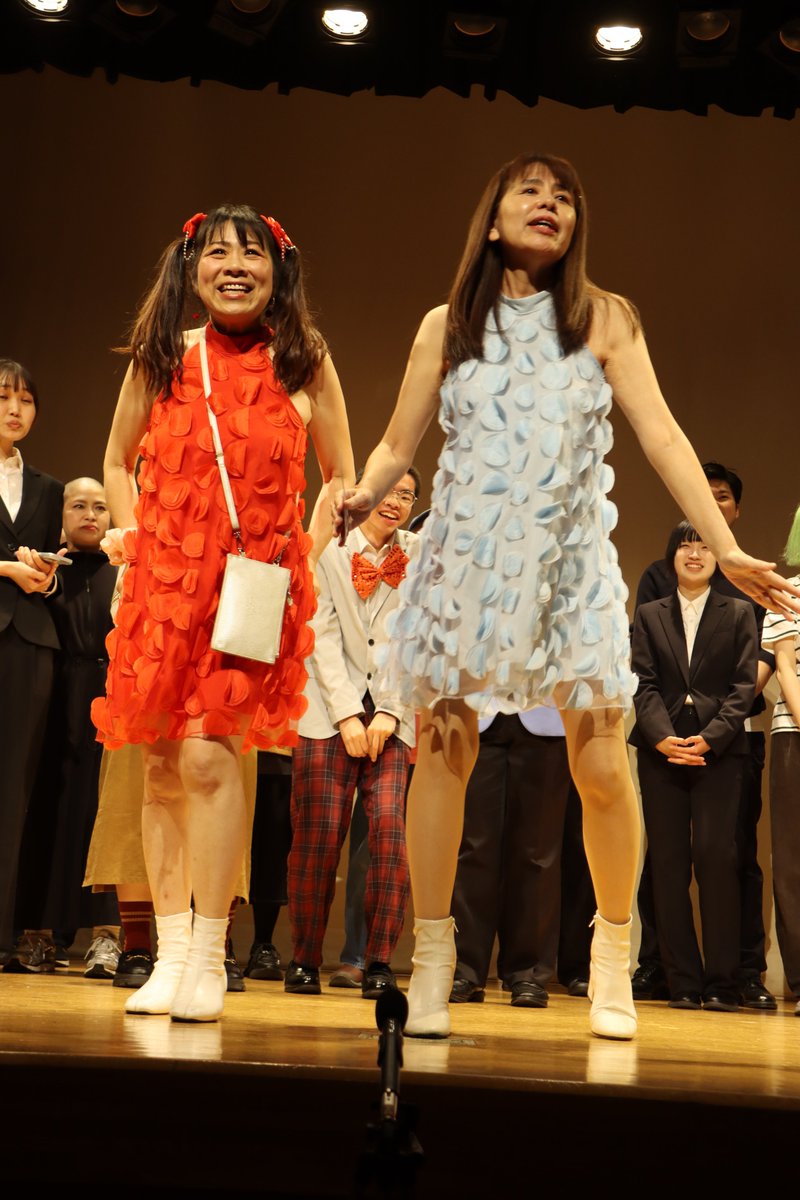 74NTGmVqvFJwOFr's tweet photo. 2026.5.23Sat #黄昏ガール(#劇団lovepunk)様ご出演の[#テッペンハニー]…会場を明るく照らす底抜けの明るさと華やかさ‼️…老化に抗う❔…認知症を明るくポジティブで身近なアイドルソングに昇華‼️…優雅でカワイイダンス…破天荒なパフォーマンスに場内大爆笑‼️…計り知れない活力をいただきました‼️… https://t.co/D91Wr1ShGa