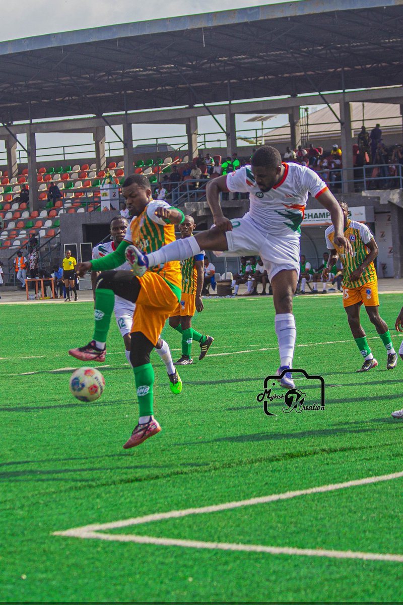 MichaelEsh48950's tweet photo. One goal, one trophy! Akwa United strike once and defend stoutly to defeat Ibom Air 1-0 and claim the Ibom Air Tournament title. What a battle!🏆🔥 @akwaunitedfc
@ibomairlines #akwaunited #ibomair #ibomair7thanniversarytournament #sportphotography #noveltymatch 0 https://t.co/6xHwIntBvq