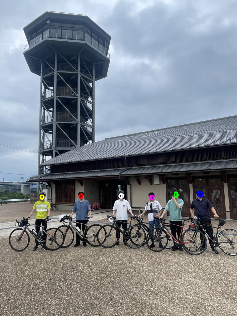 nucc319's tweet photo. こんにちはサイクリング倶楽部です！木津川サイクリングロードを走って、さくら出会い館まで行ってきました！🚴‍♂️✨
なかなかのハイペースでしたが、全員一丸となって最後まで良い走りができました！
1年生のみんな、よく頑張りました！
​#奈良大学
#さくら出会い館
#サイクリング https://t.co/ZbBouRoui1