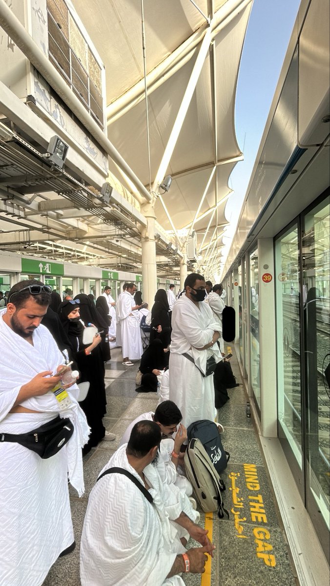 Wexrrq's tweet photo. الحمد لله الذي أكرمنا بشرف الزمان والمكان،
 ووفقنا لخدمة ضيوف الرحمن.❤️
#حج_1447هـ https://t.co/UyNaMPwDmz