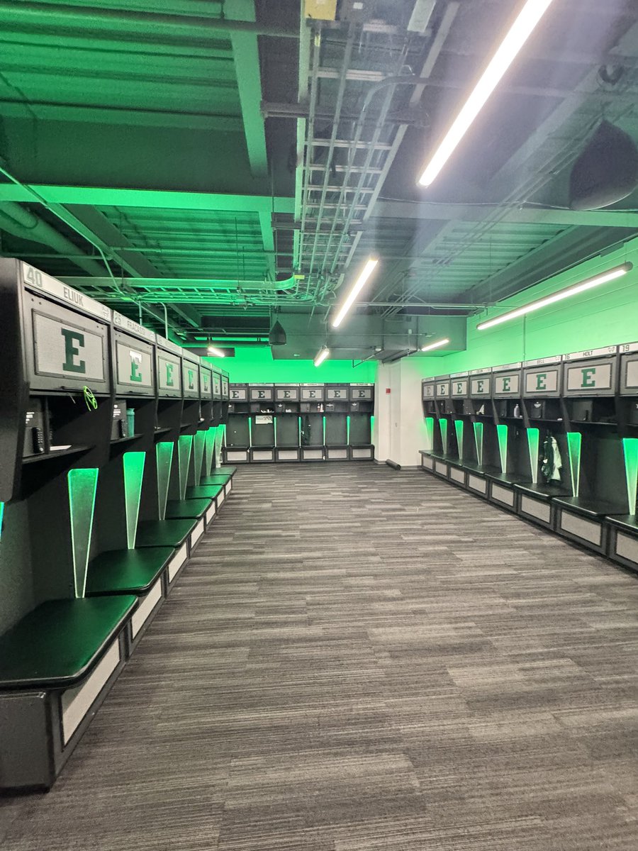 julian_sease's tweet photo. Appreciated my time at Eastern Michigan University today. Big thank you to Coach Hensell @alanhensell for the warm welcome and for taking time to connect and talk about the program. #EMUEagles https://t.co/gfolX5OVll