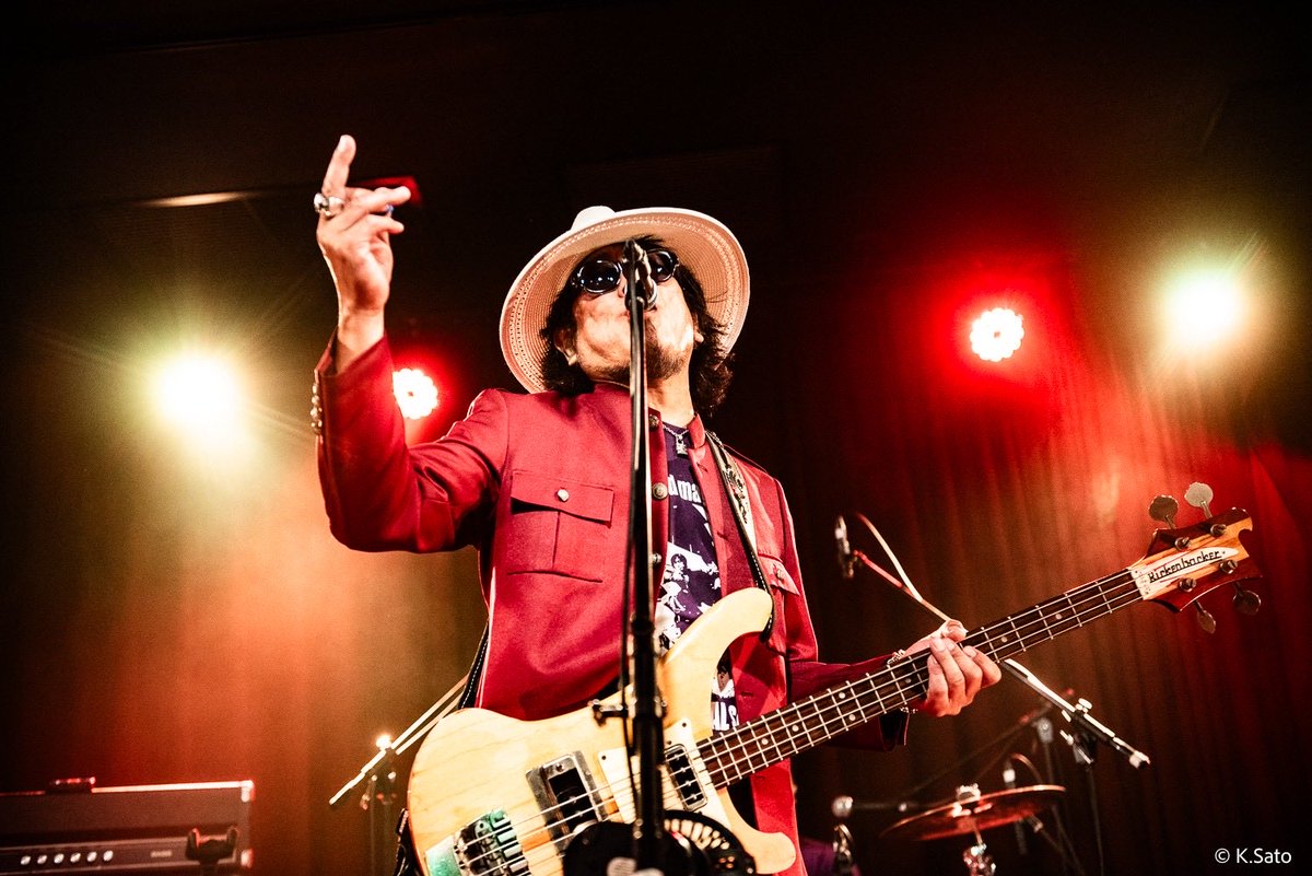 Magicalsixx's tweet photo. 昨日は各地で色々ライブ被ってましたがTBC豚骨ナイトを選んでくれた方々どうもありがと♪

お陰様で素晴らしいイベントになりました。

THE KIDS先輩は勿論の事、フォノ&amp;マジカルでLet It Beatを向かい入れられて本当スペシャルな1日となりました♪

こんなイベントまたやって行きますので宜しくねー♪ https://t.co/h0hkWjogh1