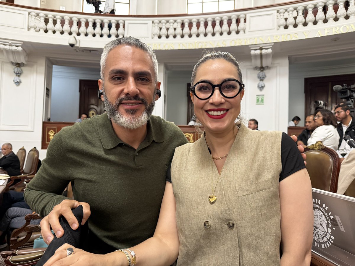 jguerreromaya's tweet photo. 🏛️ Este sábado seguimos avanzando en la aprobación de leyes para mejorar la vida de las y los capitalinos.✅

Reconozco el trabajo de mis compañeras y compañeros diputados:

👩‍🏫 @Valeria_cruz_f, por impulsar prevenir y erradicar la discriminación desde la educación. 
👥 @Luis_Chavez_Gar, al fortalecer la prohibición contra la trata de personas.
💵 @ErnestoVCPT, por buscar castigar los fraudes y abusos relacionados con programas sociales.

¡Una ciudad más justa se construye con la voluntad de todas y todos!👊