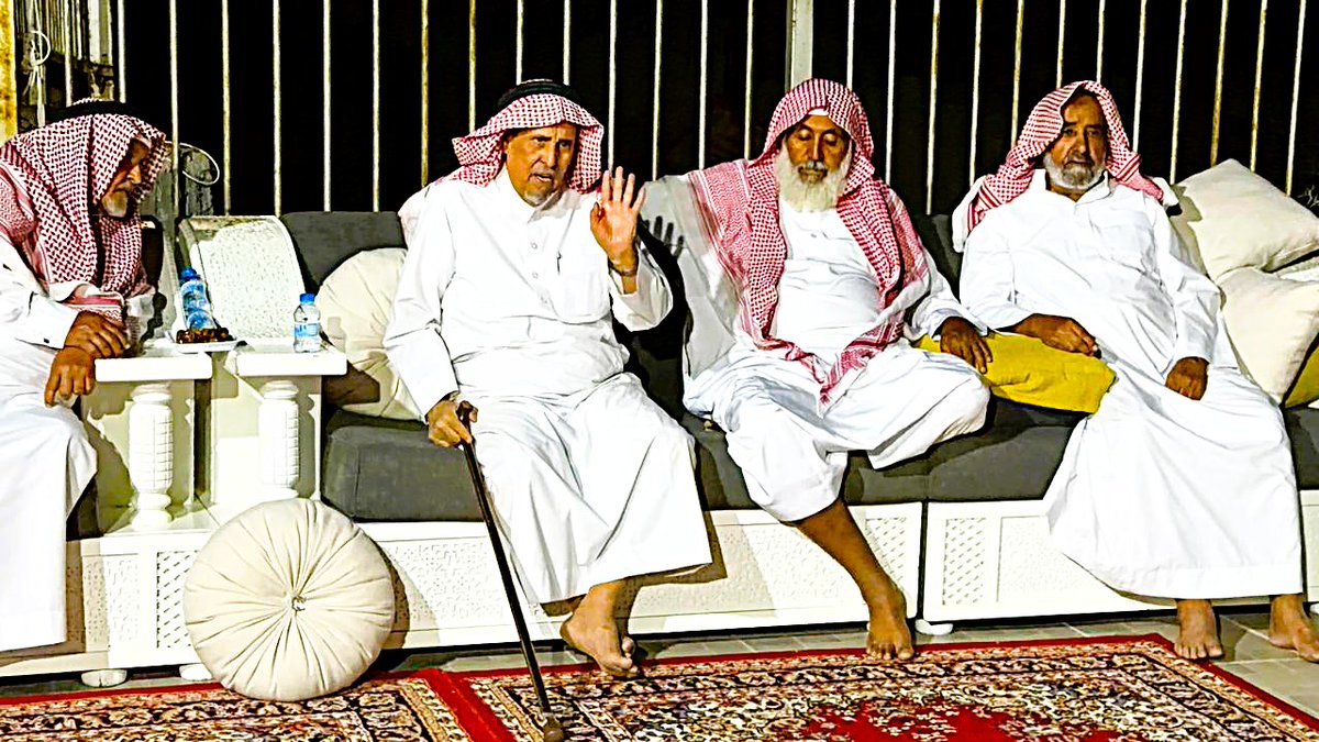 thwiayeed's tweet photo. حفل معايدة ذوي عايض بمناسبة عيد الأضحى المبارك لعام 1447هـ
أقام ذوي عايض مساء يوم السبت الموافق 1447/12/13هـ حفل المعايدة السنوي بمناسبة عيد الأضحى المبارك، وذلك برعاية أبناء المرحوم زاكي بن رزيق الحجيلي.وشهد الحفل حضوراً لافتاً من أبناء العمومة حيث سادته أجواء الألفة والمحبة، وتم خلاله تبادل التهاني والتبريكات بهذه المناسبة الإسلامية العظيمة. وابتهاجاً بالعيد، تخلل الحفل إطلاق الألعاب النارية التي أضفت طابعاً احتفالياً على المناسبة.سائلين المولى عز وجل أن يعيد هذه المناسبة المباركة على الجميع بالخير واليُمن والبركات، .وكل عام وأنتم بخير