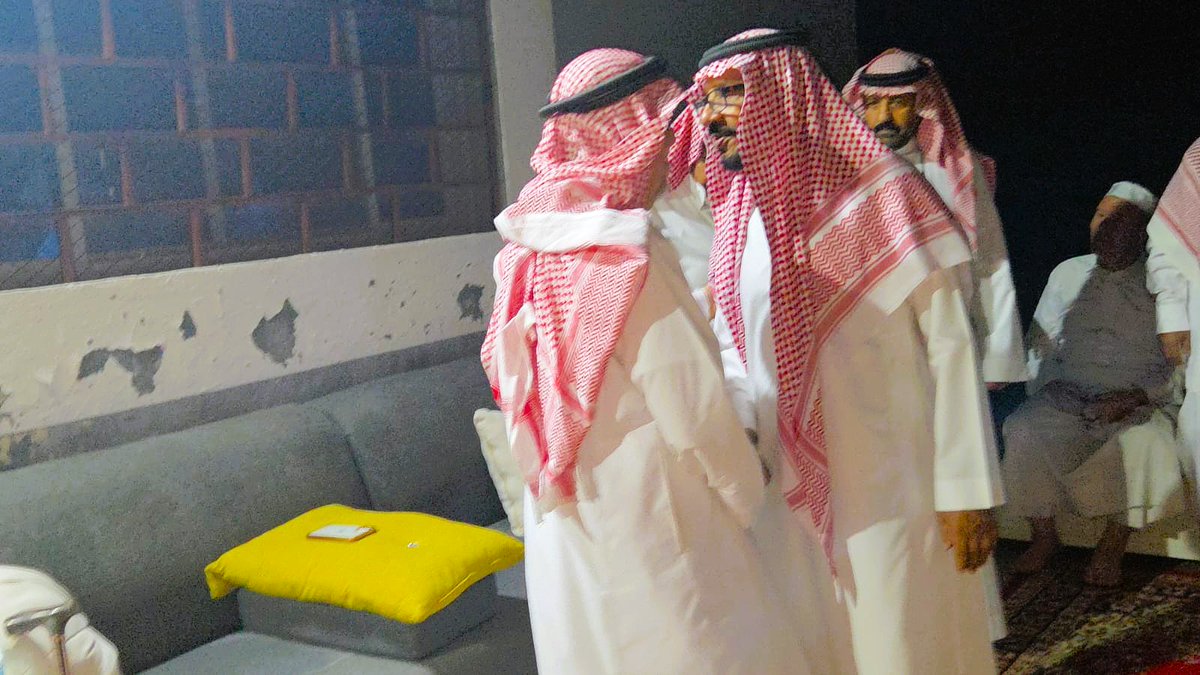 thwiayeed's tweet photo. حفل معايدة ذوي عايض بمناسبة عيد الأضحى المبارك لعام 1447هـ
أقام ذوي عايض مساء يوم السبت الموافق 1447/12/13هـ حفل المعايدة السنوي بمناسبة عيد الأضحى المبارك، وذلك برعاية أبناء المرحوم زاكي بن رزيق الحجيلي.وشهد الحفل حضوراً لافتاً من أبناء العمومة حيث سادته أجواء الألفة والمحبة، وتم خلاله تبادل التهاني والتبريكات بهذه المناسبة الإسلامية العظيمة. وابتهاجاً بالعيد، تخلل الحفل إطلاق الألعاب النارية التي أضفت طابعاً احتفالياً على المناسبة.سائلين المولى عز وجل أن يعيد هذه المناسبة المباركة على الجميع بالخير واليُمن والبركات، .وكل عام وأنتم بخير