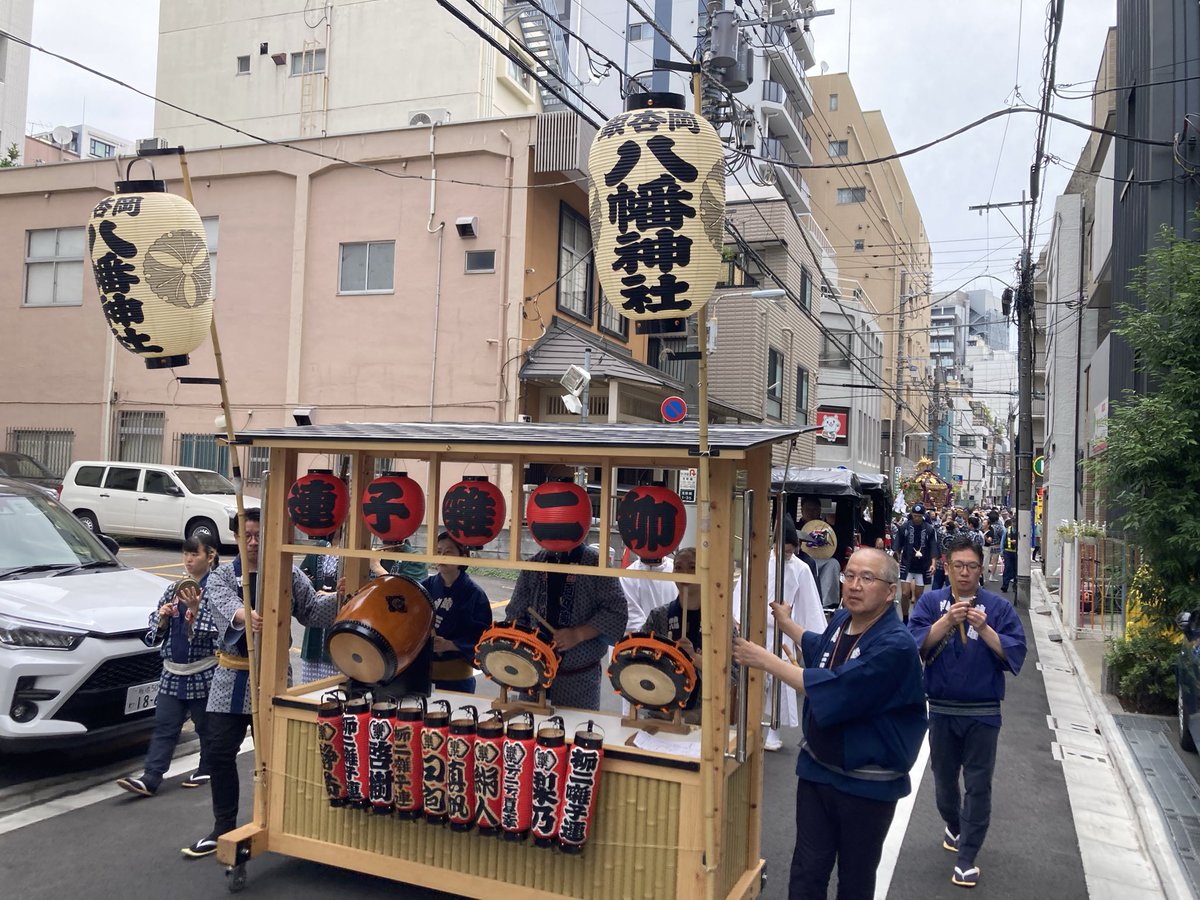 mikosi114's tweet photo. 令和八年五月三十一日（日曜日）、曇り時々晴れ
銀杏丘八幡神社例大祭
本社神輿渡御
#銀杏丘八幡神社
#例大祭
#浅草橋 https://t.co/eOukR9B4uQ