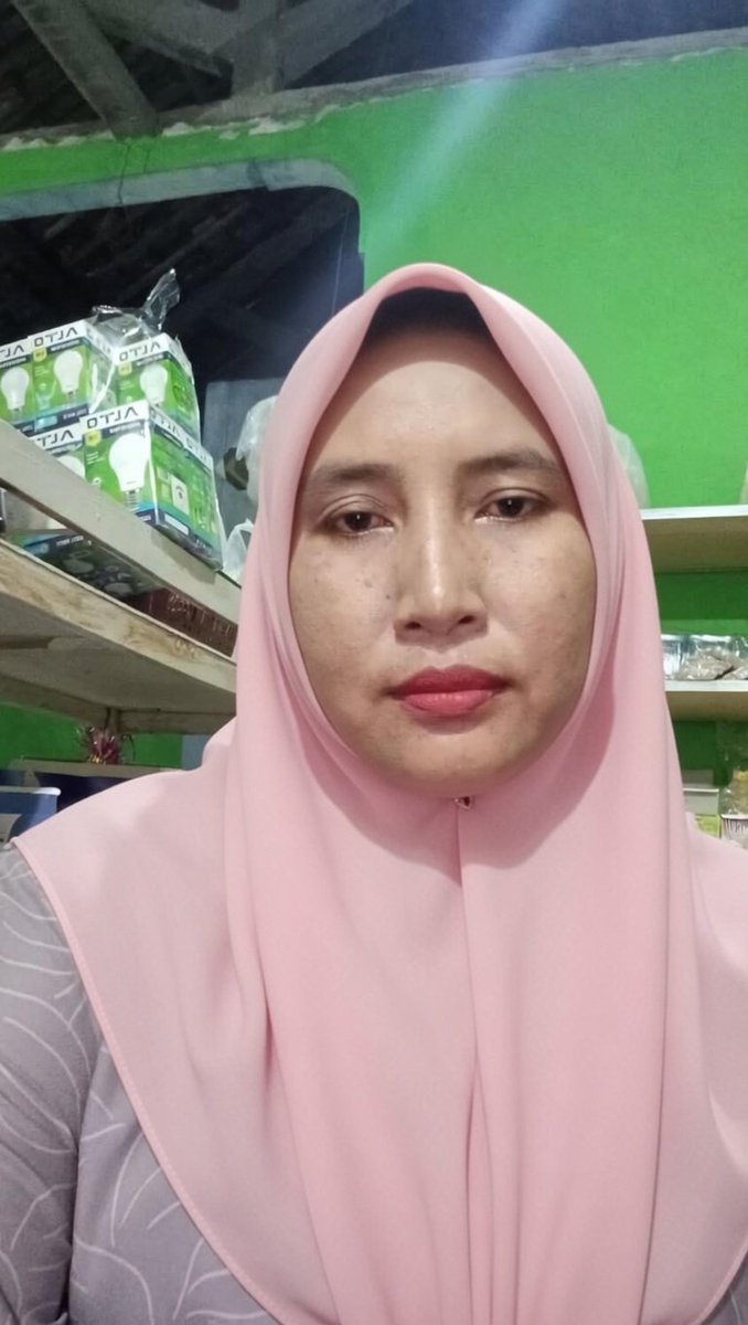 Lili Yuanti tweet media