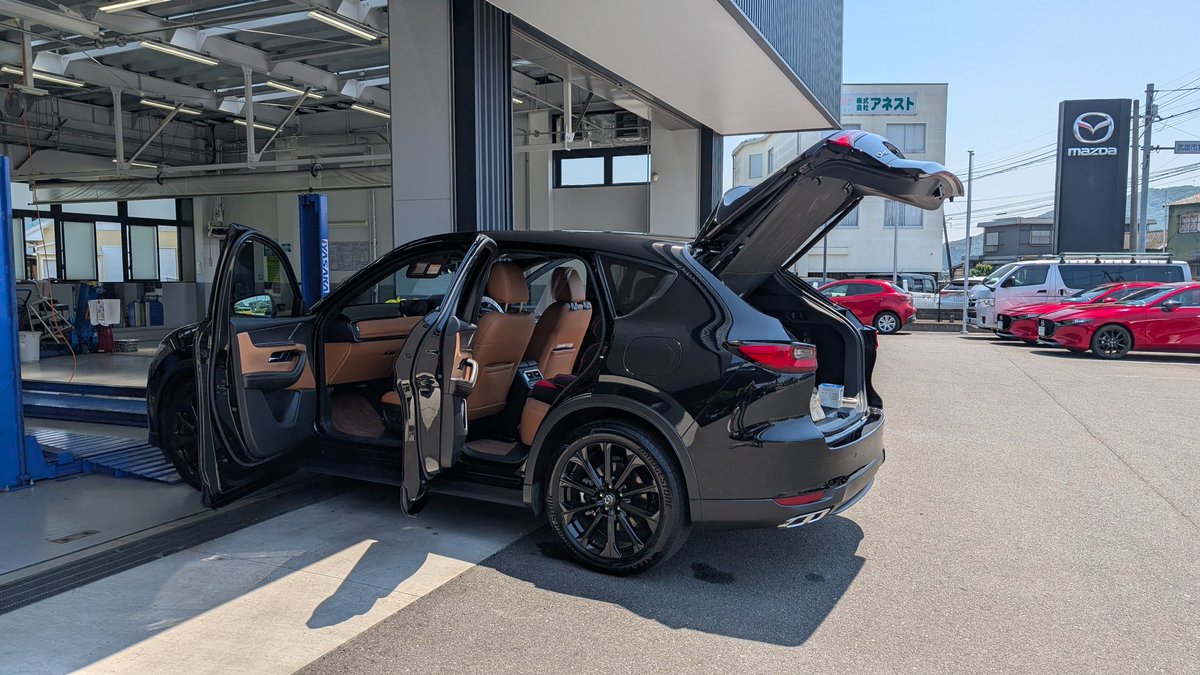 kYQk6GSaWBbqsXa's tweet photo. CX-5が上品な五つ星なら
CX-60は芳醇なスパイスの効いた六つ星
後席重視なら5
運転重視なら60
個人的にはFRプラットフォーム多気筒エンジンに残り続けて欲しいので
CX-60ですが👍
CX-5が多くの人に選ばれる事を望んでいます😊
互いの車がこの先のMAZDAや車のワクワクを支える架け橋になって欲しい https://t.co/KUzrZQRfCW