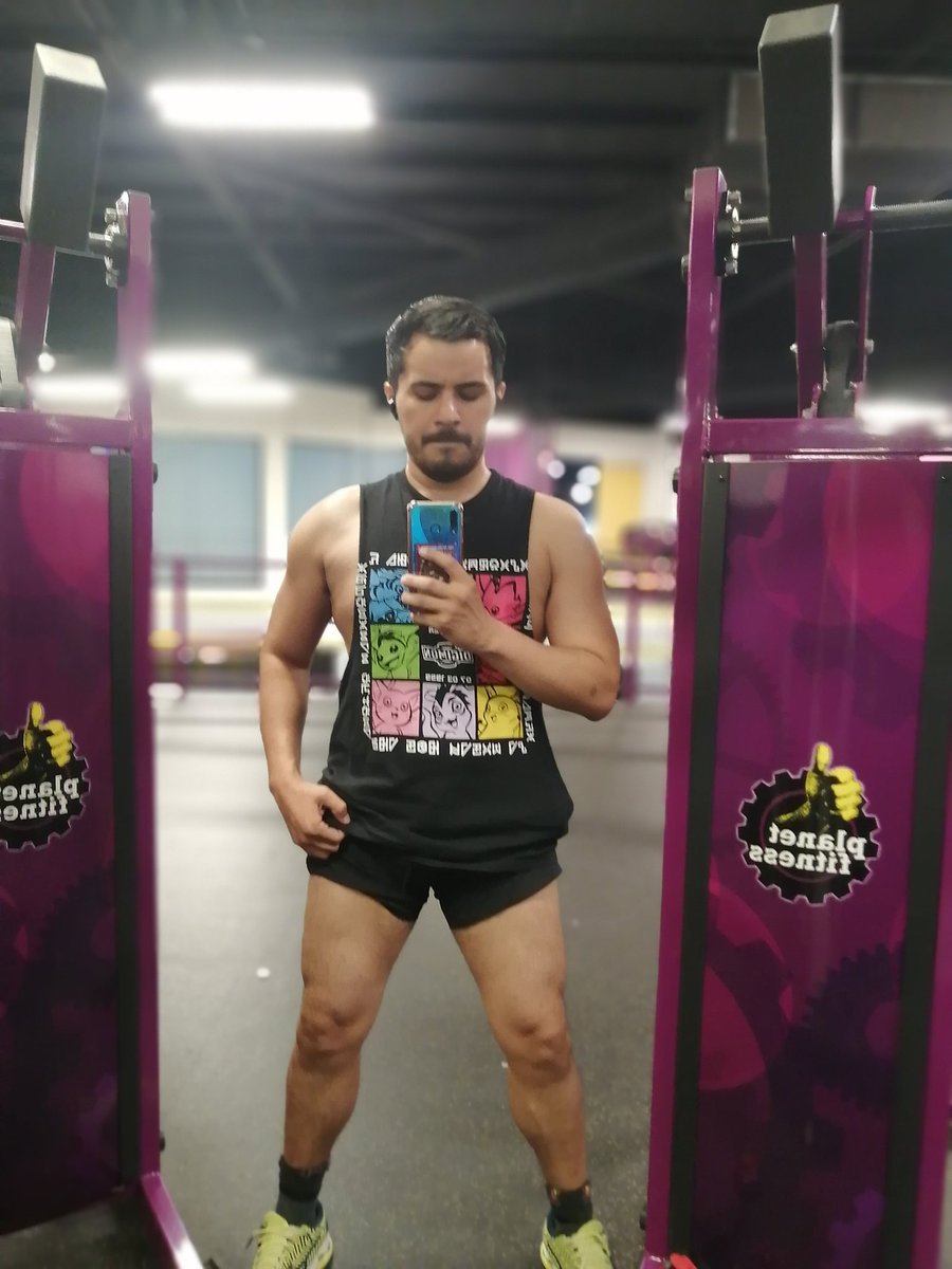 senathehero's tweet photo. Que ganotas de abrazar a un vato con las piernas 🥴 https://t.co/C7gI8wU6on