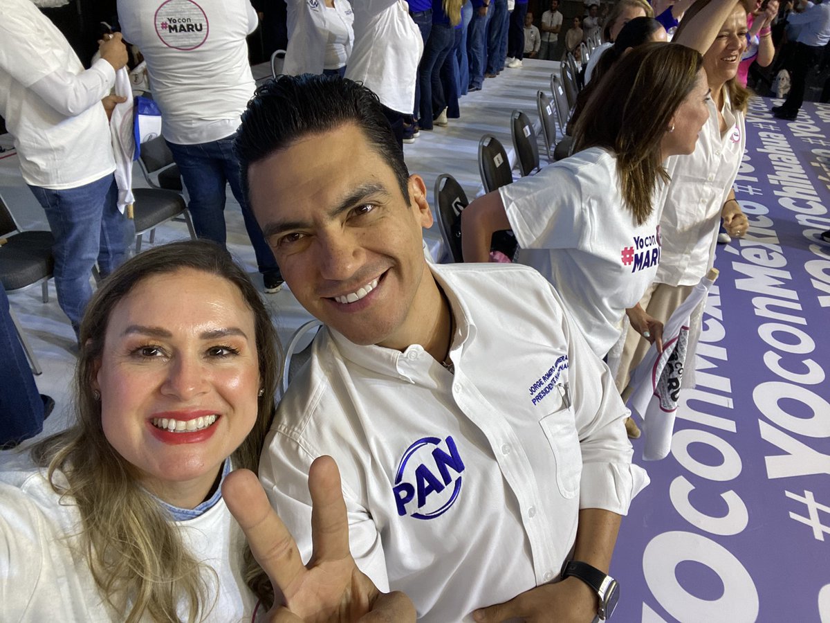 celyaldana's tweet photo. ¡No te Acostumbres a  lo que pasa en México! 

El gobierno de la 4T intenta desviar la atención de sus crisis persiguiendo políticamente a la gobernadora de Chihuahua, Maru Campos, simplemente por no ser cómplice y levantar la voz.

Hoy vivimos bajo un régimen que destruye instituciones, que Divide al País,  ignora a las madres buscadoras, descuida la salud y persigue a los que piensan diferente. Hoy van por una gobernadora, mañana puede ser cualquiera de nosotros.

¡No nos dejemos ! Es momento de alzar la voz, defender nuestras familias y recuperar la libertad de nuestra patria.                                                                                                                                    #YoConMaru 
#PANConMaru
 #Chihuahua  #NoNosVamosACallar #HastaDondeTope
#NoTeAcostumbres