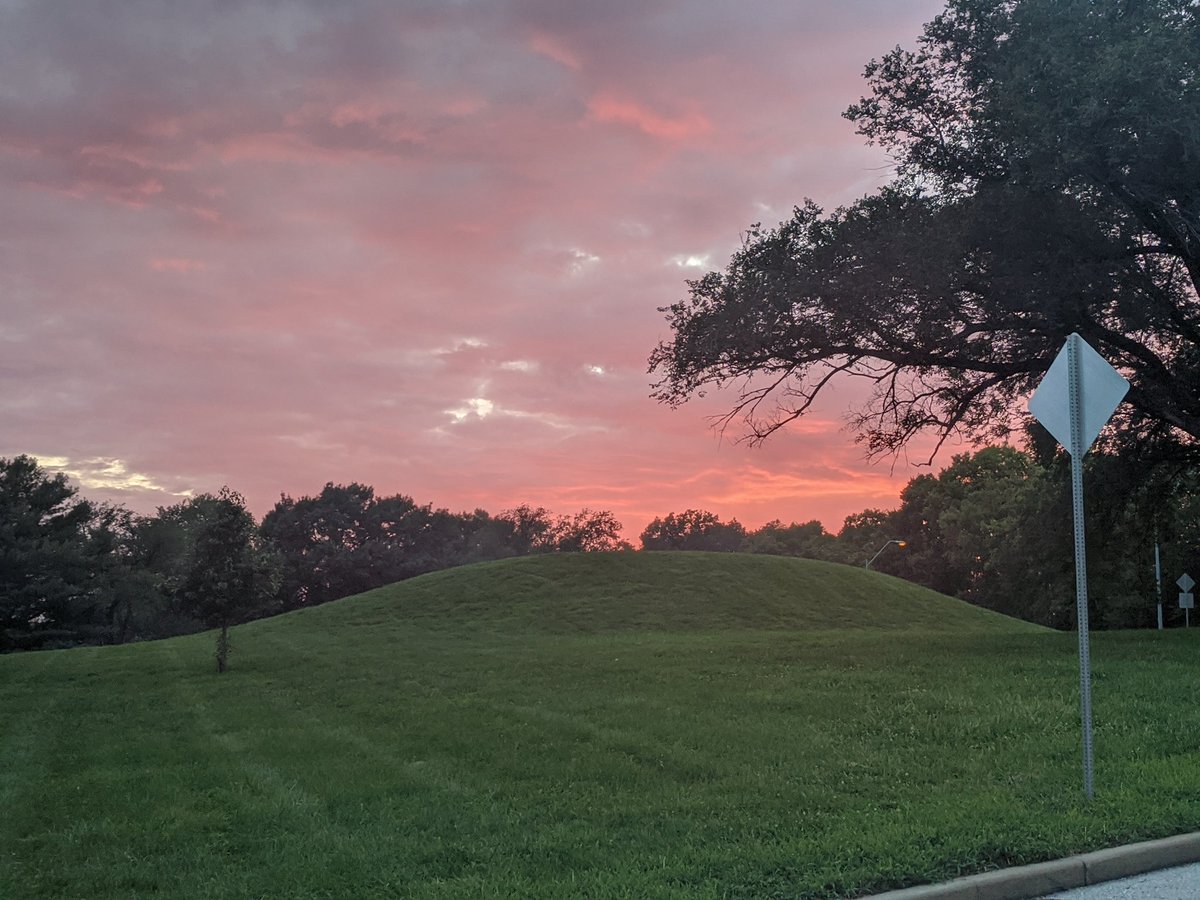 elBryan's tweet photo. @aestheticsguyy Indian Mound Park, different seasons https://t.co/0MxyiQAkXT