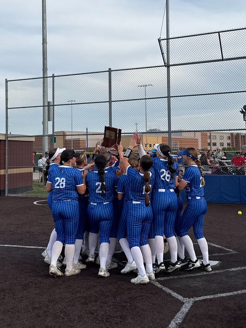 addymikolanis's tweet photo. Sectional Champs! So proud of this team and honored to be a part of it. @LakeCentralSB @CoachErnieL @AcceleratedFas1 @ericjohnson1342 @MirandaElish @AEDombkowski @ArmorEliteFP @ExtraInningSB @MaxPreps @tagupSoftball https://t.co/S93Kuh0KyQ
