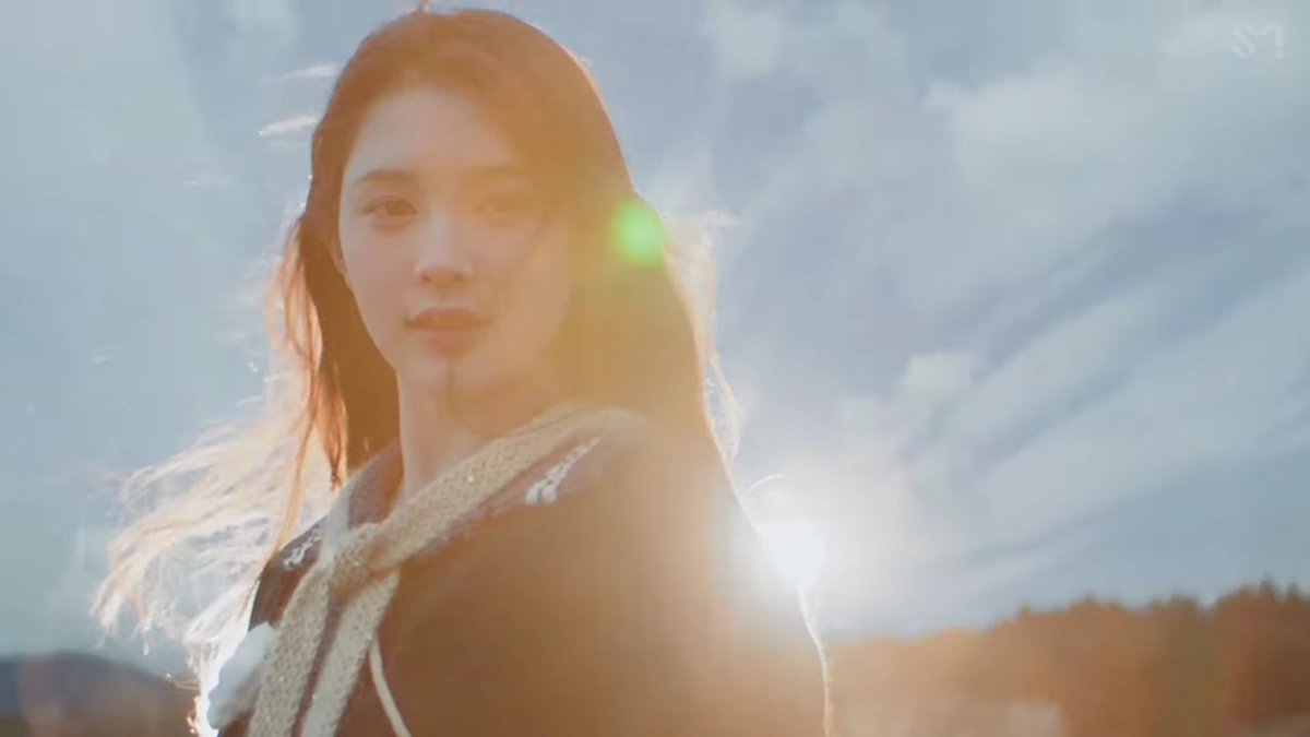 corheart2is's tweet photo. #eomhaegi
she was sunshine,                            i was midnight rain. https://t.co/XgasxVuhbZ