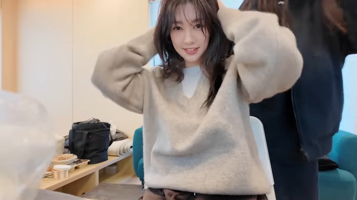 SominBase's tweet photo. ── .✦ 📸 #JungSoMin Ssomday vlog update

BBC EARTH filming set, Maje &amp; AMI event, and fun photoshoot 🌿
And I even prepared an epilogue for the Japan trip. 

 (https://t.co/x1IjX0Js5B) https://t.co/yHNTV7Af4M