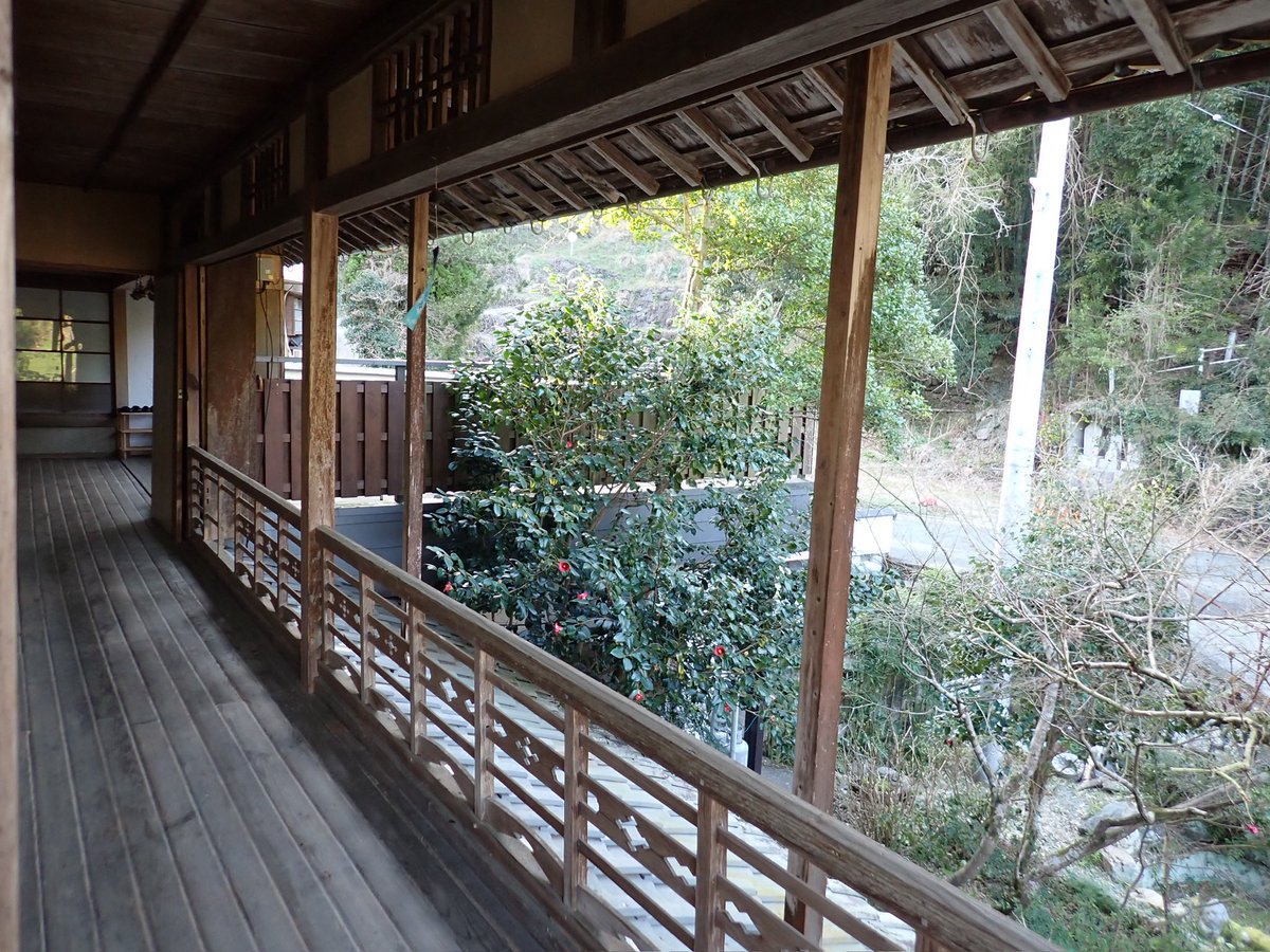 cabbage_uniuni's tweet photo. 小藪温泉にわた旅さんが行かれている！私も去年お世話になったけど、特に回廊の雰囲気が良すぎてしばらく離れられなかった記憶。 https://t.co/8SvzWMRPRr