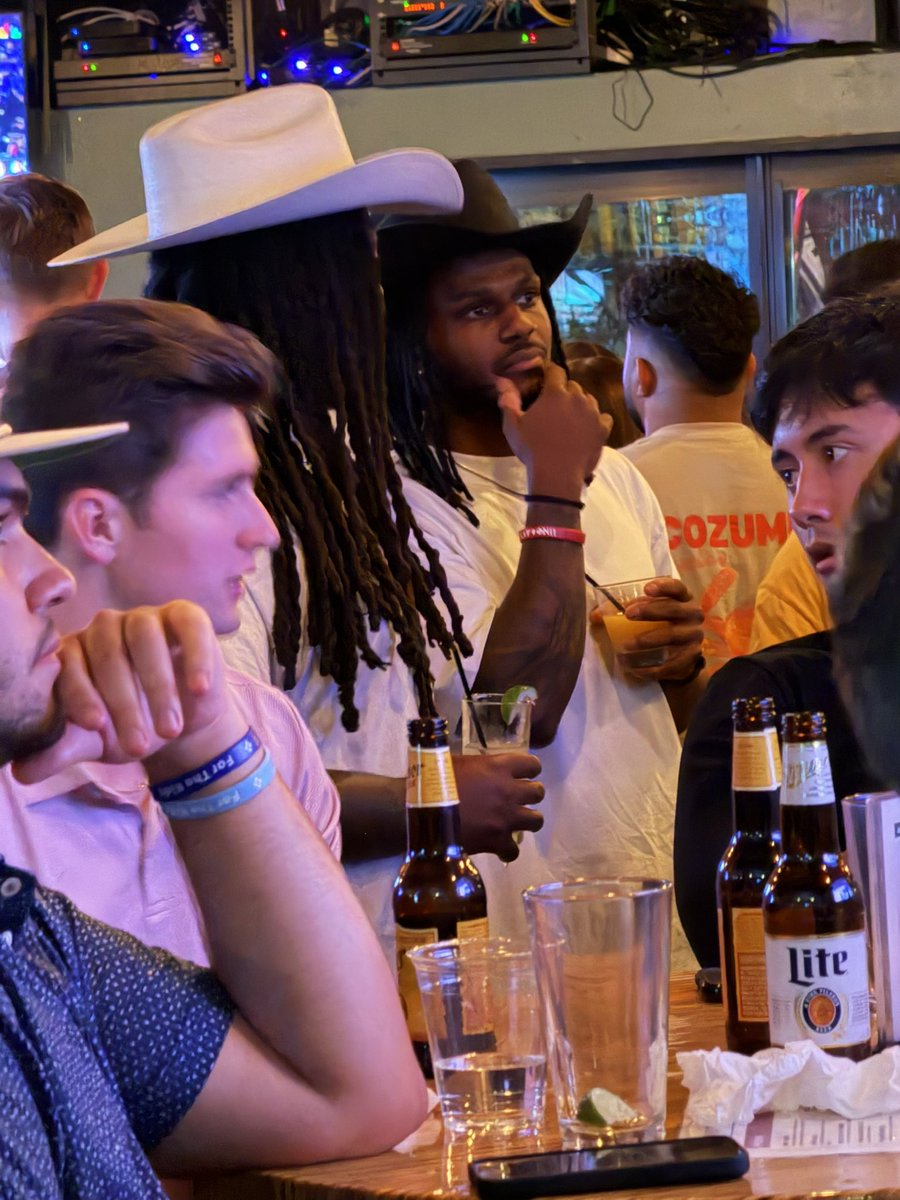 rasheeerice's tweet photo. HOLY SHIT TWO SHABOOZIES IN AUSTIN, TEXAS. SOMEONE POOR ME UP ANOTHER SHOT OF WHISKEY https://t.co/IT1ceDwWQC