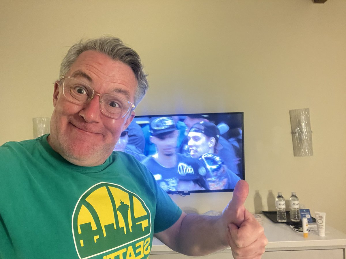 dannyoneil's tweet photo. #ThunderDown https://t.co/zgHSbgujob
