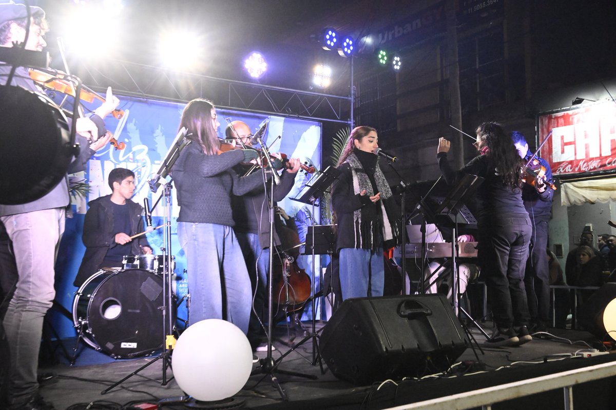 munimalvinas's tweet photo. Celebramos los 22 años de la ciudad de #TierrasAltas 🎉❤️

Vecinos y vecinas disfrutaron de este gran encuentro para conmemorar un nuevo aniversario de la ciudad. Hubo espectáculos en vivo, propuestas culturales, feria de artesanos y emprendedores, y actividades para toda la familia.

El cierre estuvo a cargo de Sangre Nueva, que le puso música y alegría a una jornada llena de celebración.

Un día para celebrar la historia, el crecimiento y, sobre todo, a la gente que hace grande a la ciudad de Tierras Altas cada día.

#AniversarioTierrasAltas #MalvinasArgentinas