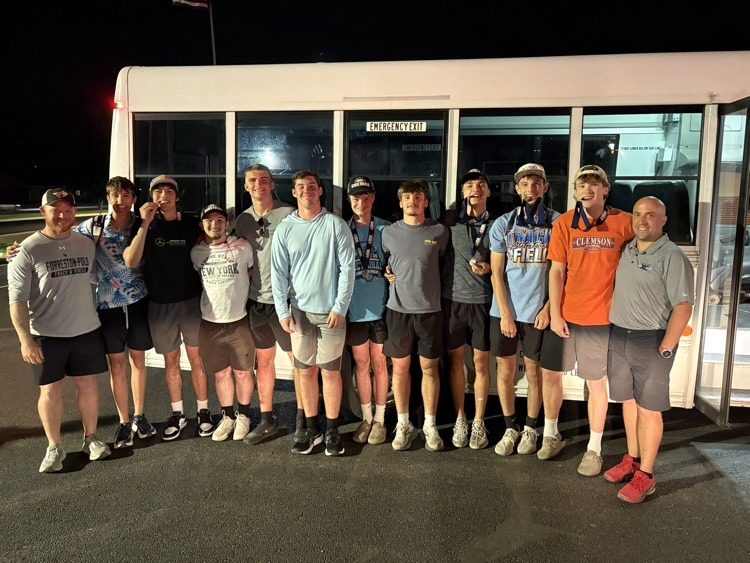 Forrestville221's tweet photo. Boys arrived home! Congrats on 2nd and 3rd place finishes at state! https://t.co/DVh7V9KjQ3
