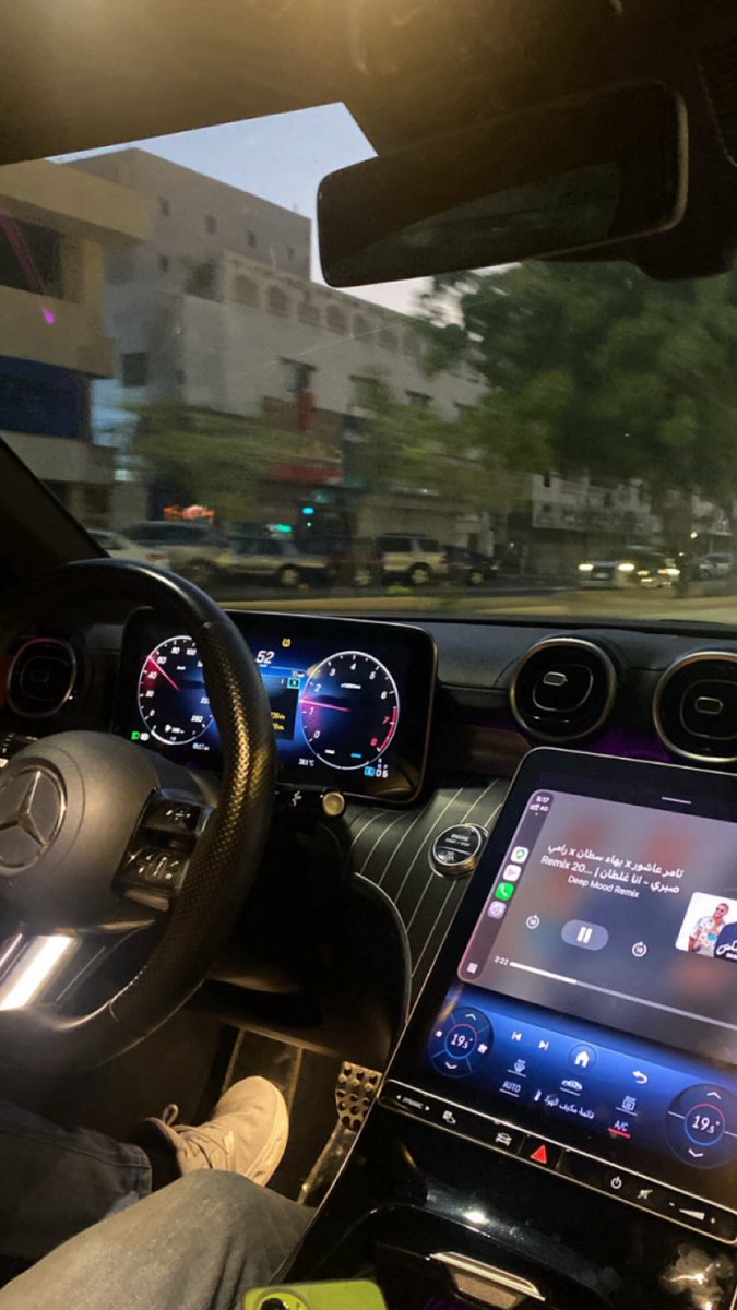 m0illl's tweet photo. Night shift 🌃🤍. https://t.co/3WsuhToGZM