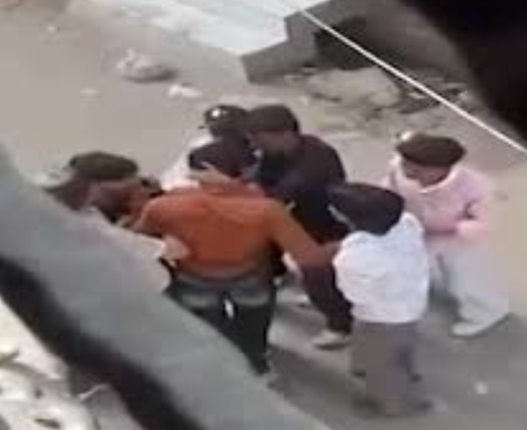 aamitthinker's tweet photo. @ghaziabadpolice  Well Done Ghaziabad Police  for encounter of Ashad. We all feel Great &amp; Pround to have such Police Plz continue this feeling by encounter other six accused ,who are part of Surya Murder &amp; extra 2-3 person who are standing next to scene. Please do it for society https://t.co/7RnYhMOHCy