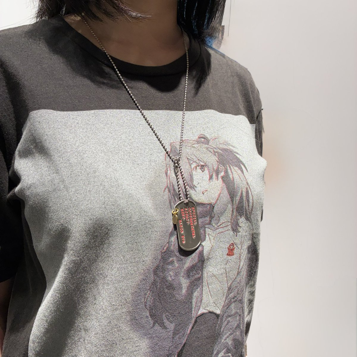 store_radioeva's tweet photo. 【THE 30】

NERV Dog Tag (VIVIFY)

「NERV職員が常に所持していたであろうドッグタグ」をテーマに制作した、1960年代の米軍純正ヴィンテージ打刻機にて打刻したドッグタグネックレス。

どんなコーデでも馴染むアイテムです。

3色展開です！

#EVANGELION
#RADIOEVA https://t.co/scP7puZ8pI